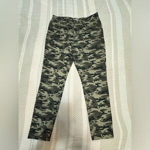 No Boundaries High Rise Camo Skinny